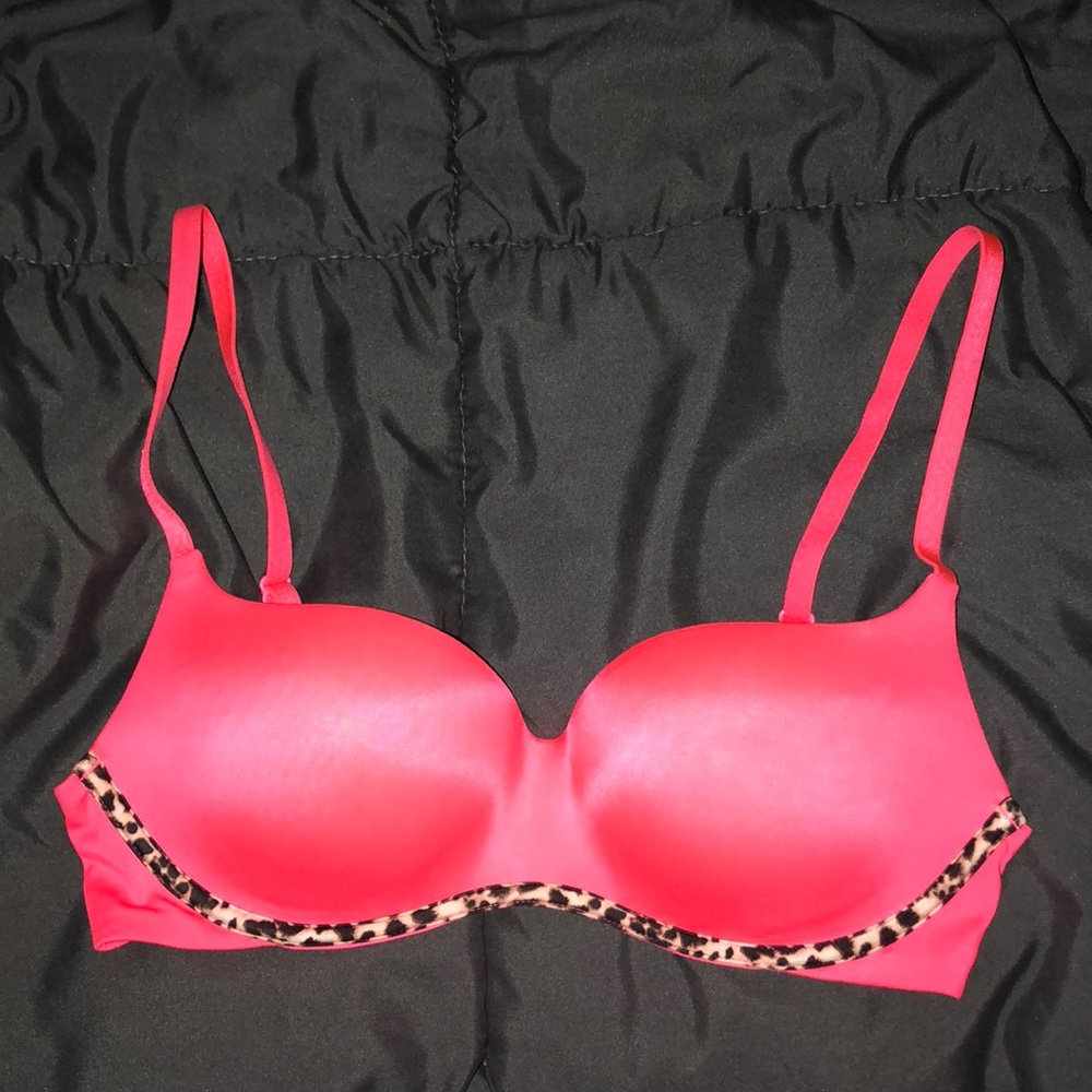Pink Victoria Secrets push up bra